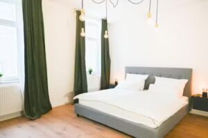 80qm Apartment in Krefeld zentral gelegen mit hohen Decken &ndash; BEUYS Apartments &ndash; Krefeld