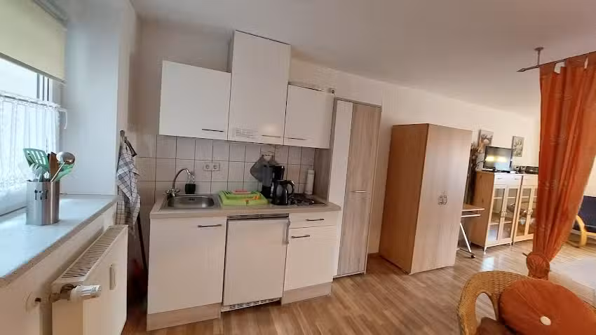 APARTMENT-LUTHERROSE