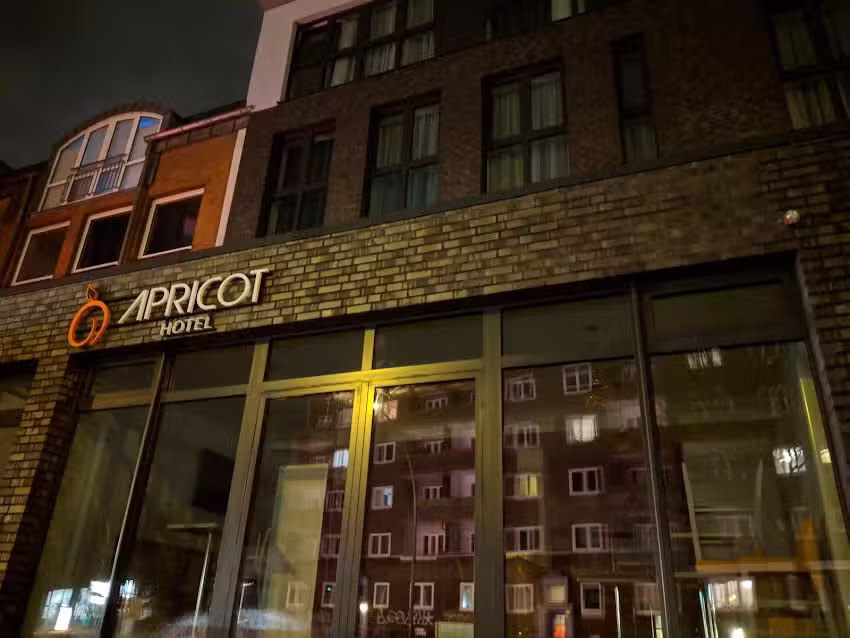 Apricot Hotel