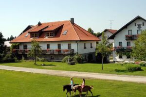 Bauernhof und Ferienhof Gr&uuml;ndinger