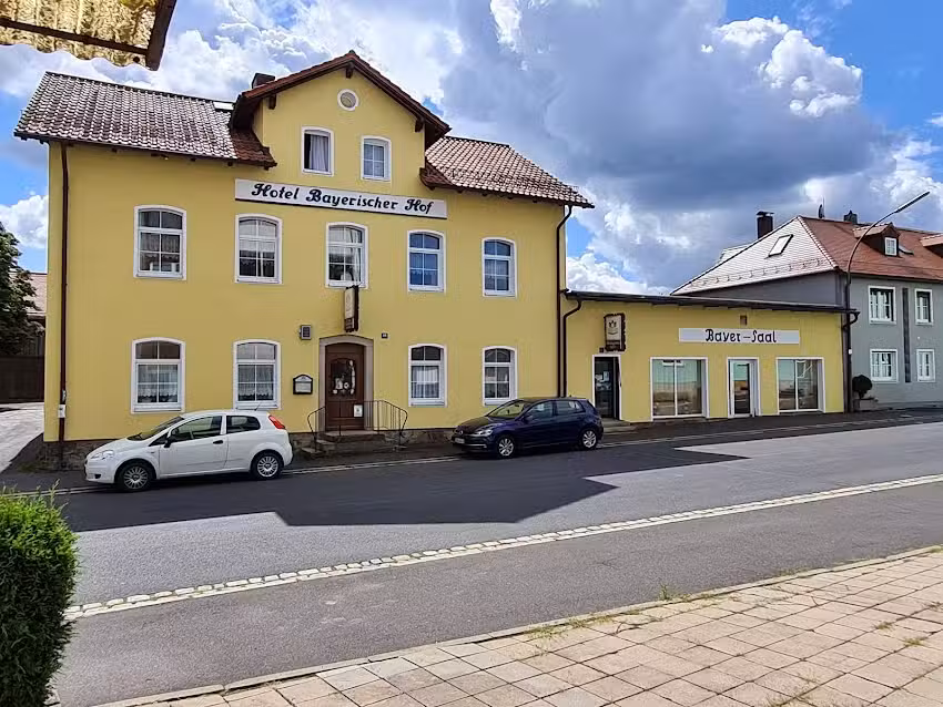 Bayerischer Hof, Bayer Hans