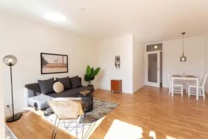 Bright & Spacious Apartment near Düsseldorf