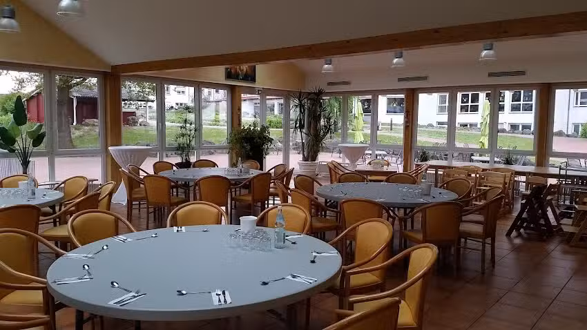 Caf&eacute; Restaurant &bdquo;Blumenhain&ldquo;