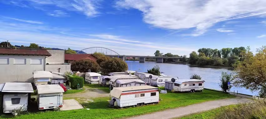 Camping &bdquo;Donaustrandhaus&ldquo;