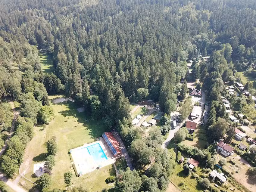 Campingplatz &ndash; Bungalowdorf &ndash; Gastst&auml;tte, Am Waldbad Erlau