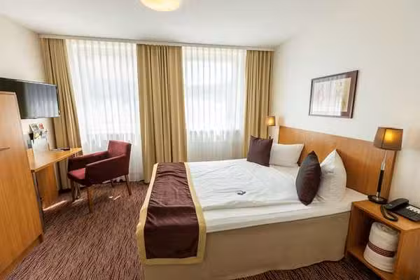 Comfort Hotel tom Kyle
