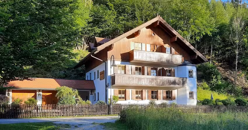 Das Waldh&auml;usl im Tal der Sinne