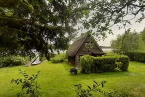 Drei Ferienh&auml;user am L&uuml;bbesee