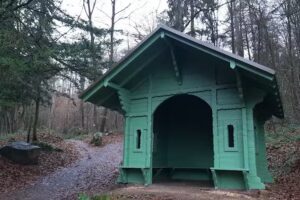 Drei Tr&ouml;ge H&uuml;tte