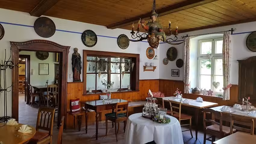Ferienwohnungen im J&auml;gerhaus