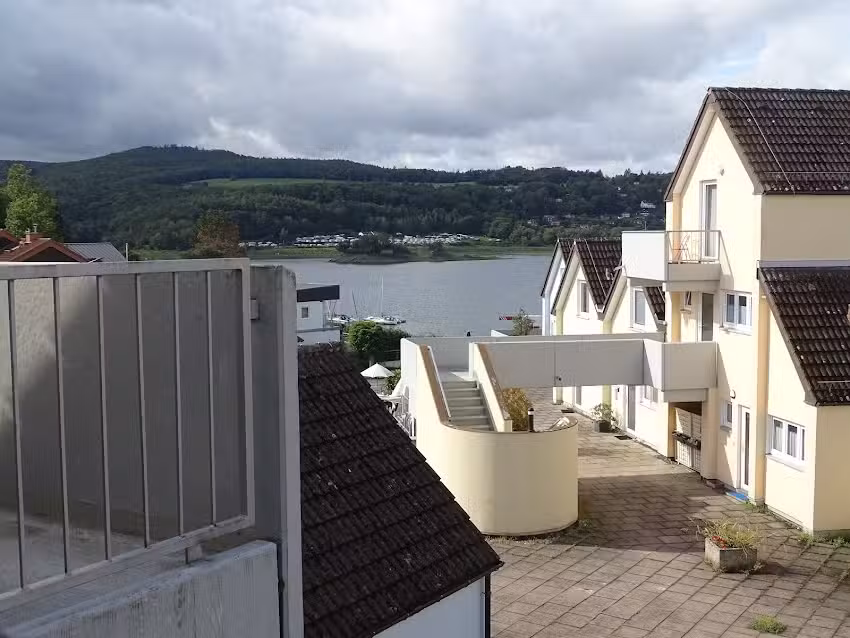 Ferienwohnungen mit Seeblick