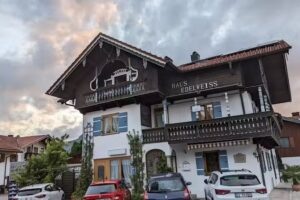 Ferienwohnungen und Doppelbettzimmer Haus Edelweiss, Urlaub in Unterwössen