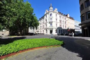 Fr&uuml;hlings-Hotel