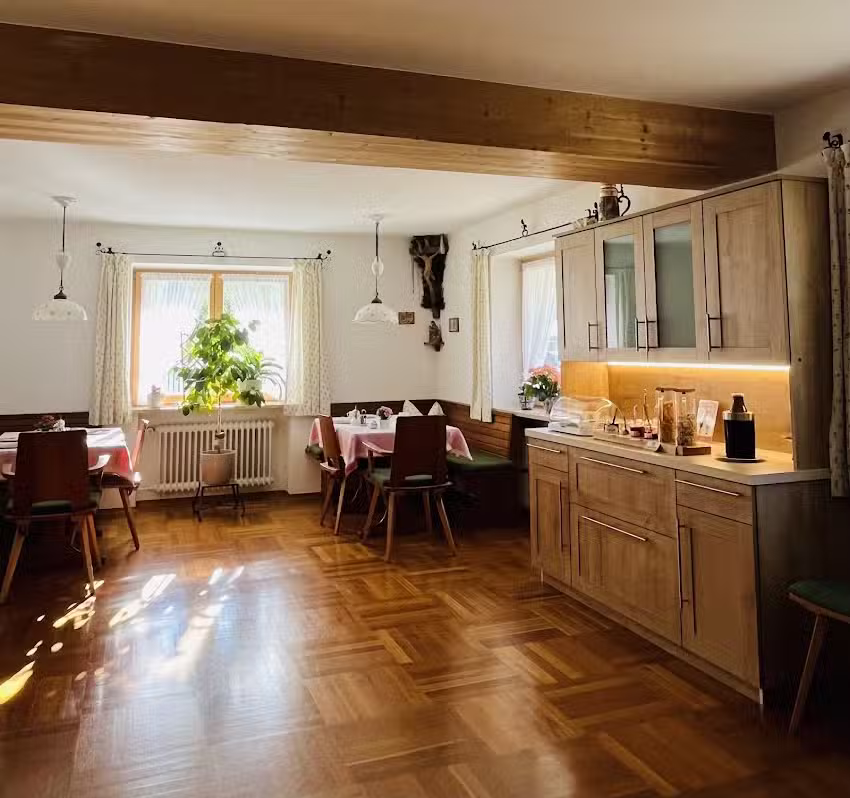 G&auml;stehaus H&ouml;pfl