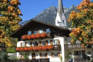 G&auml;stehaus im Winkel