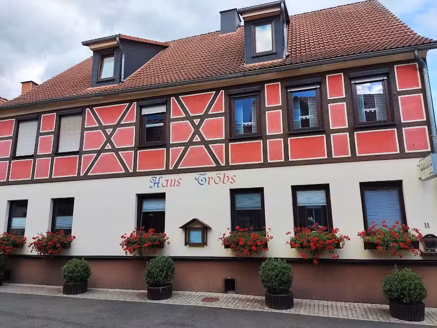 G&auml;stehaus Tr&ouml;bs