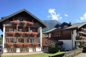 G&auml;stehaus und Ferienwohnungen Gr&uuml;ntenblick