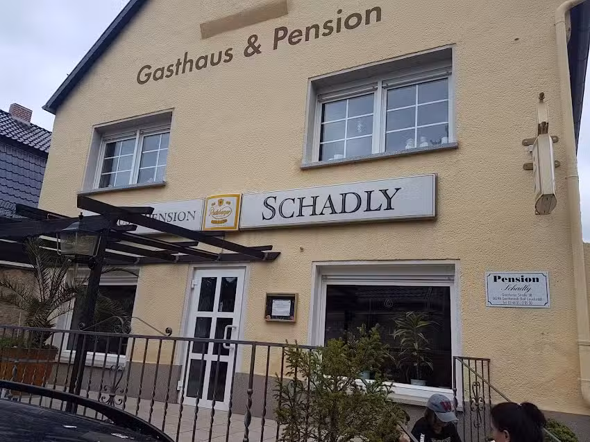Gasthaus und Pension Schadly