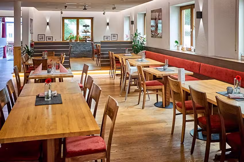 Gasthaus Zur Linde, Rot an der Rot