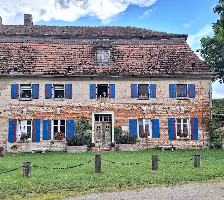 Gesindehaus am Schloss Kummerower See
