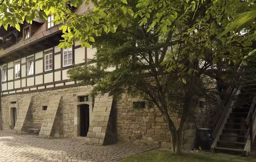 Gew&ouml;lbe Altpestitz