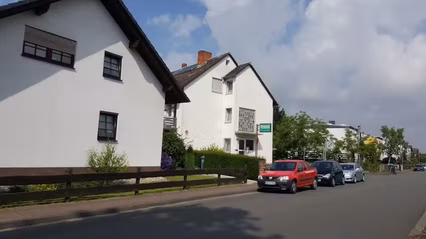 Haus vorm Wald