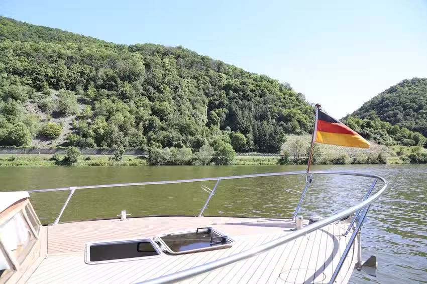 Hausboot an der Mosel