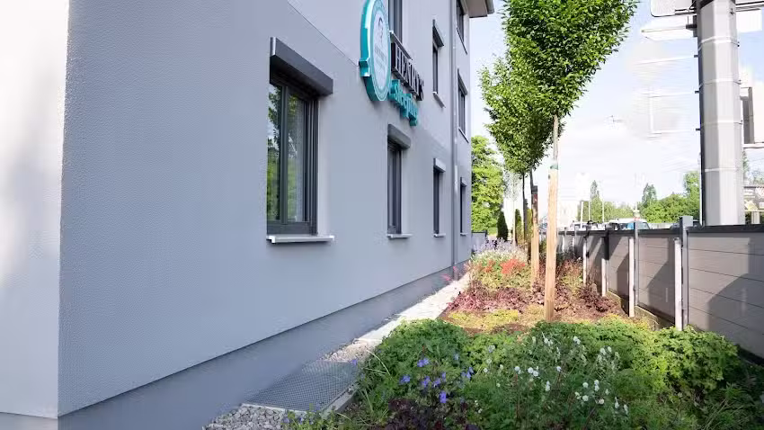 Henrys Sleeping am Augsburger Eiskanal