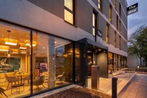 Holiday Inn &ndash; the niu, Timber Esslingen by IHG