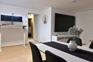 Holiday & Stay – Weingarten – City Apartment