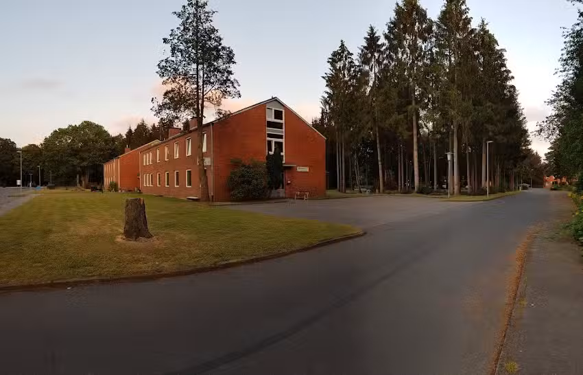 Hostel 77