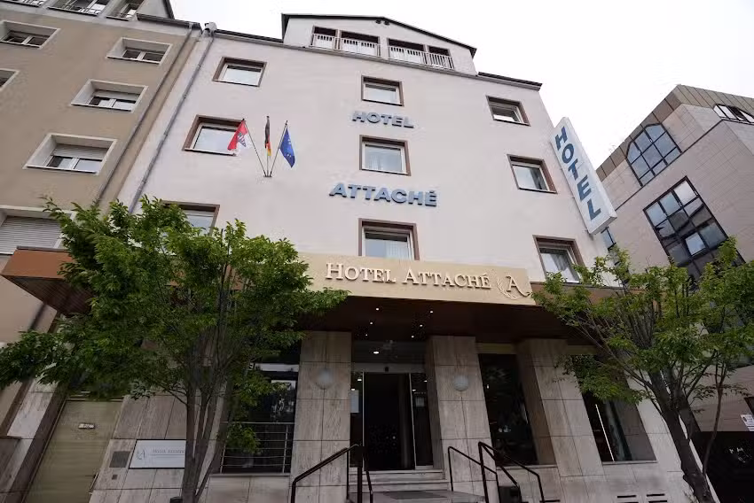 Hotel Attaché Frankfurt UG