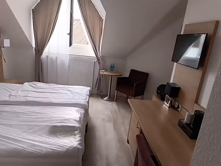 Hotel Esmer Lollar