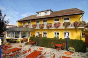 Hotel Hecht &bdquo;Garni&ldquo; &ndash; Reiner Putsch&ouml;gl