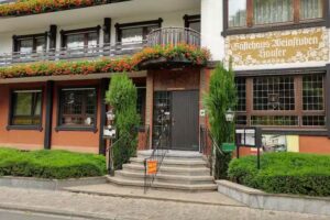 Hotel-Weinstuben Hauser