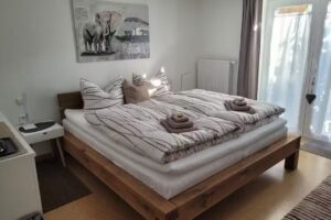 i24rooms G&auml;stezimmer, FeWo mit Garten