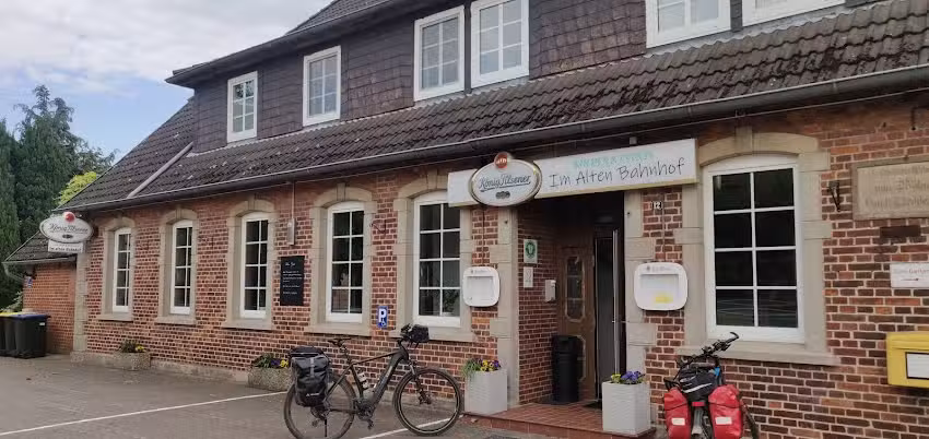 Im Alten Bahnhof