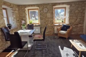 Imker-Ferienwohnung, Marktstr. 20, 72531 Hohenstein