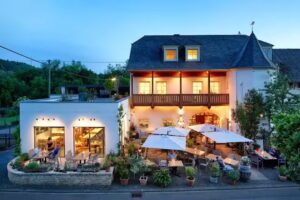 Johannishof Wein-Restaurant & G&auml;stehaus