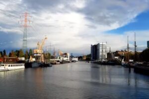 KANAL77 &ndash; Schlafen im Hafen