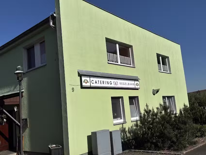 Kegelbahn und Pension