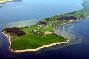 Land-im-Meer