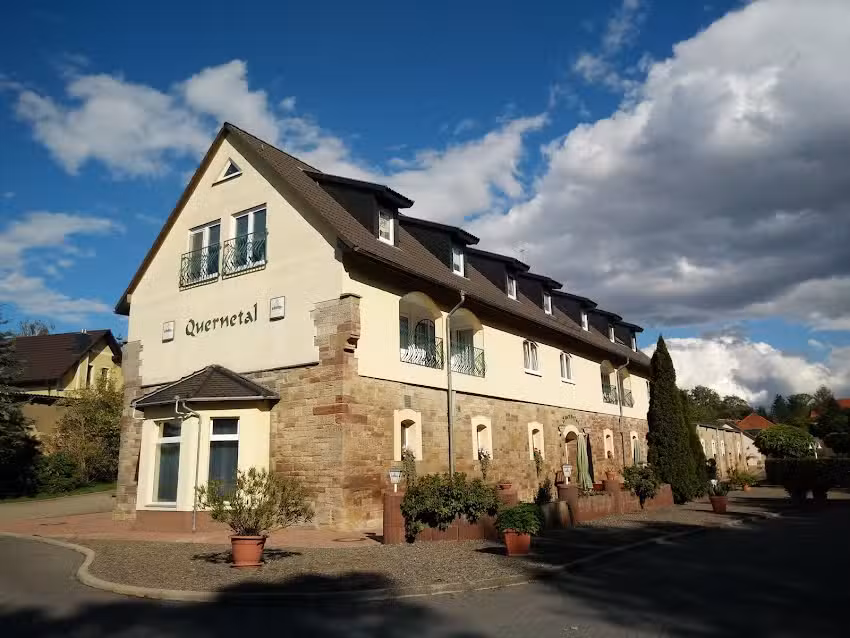 Landhotel &bdquo;Quernetal&ldquo;