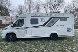 Landidyll Blomberg – Urlaub mit Hund in Ostfriesland (Wohnmobilvermietung, Ferienwohnungen, amerikanischer Wohntrailer)