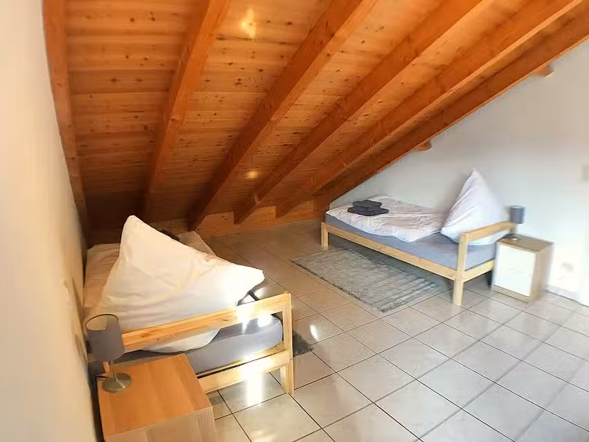 Lichtdurchflutete Ferienwohnung, Monteurzimmer am Rhein