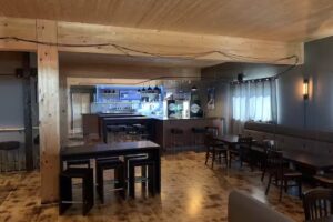 Mad Boy&rsquo;s Music Bar & 5 Points Rooms for Rent