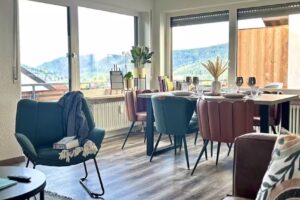 Mariposa Stays