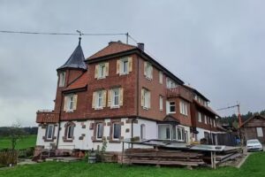 Pension Mast
