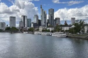 Premier Inn Frankfurt Westend Hotel