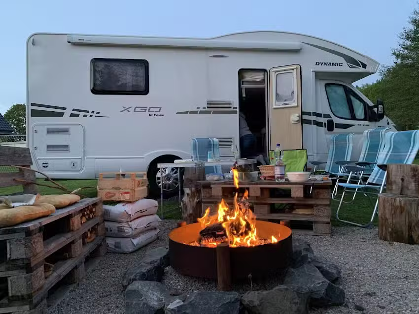 priv. Wohnmobilstellplatz am Seckaustrand